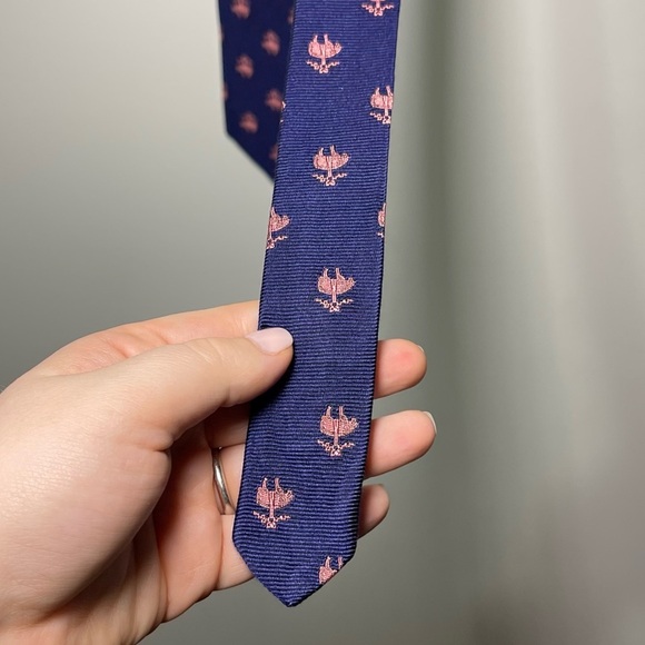 Brooks Brothers men's navy & pink 100% silk classic sheep logo career neck tie - Picture 4 of 6